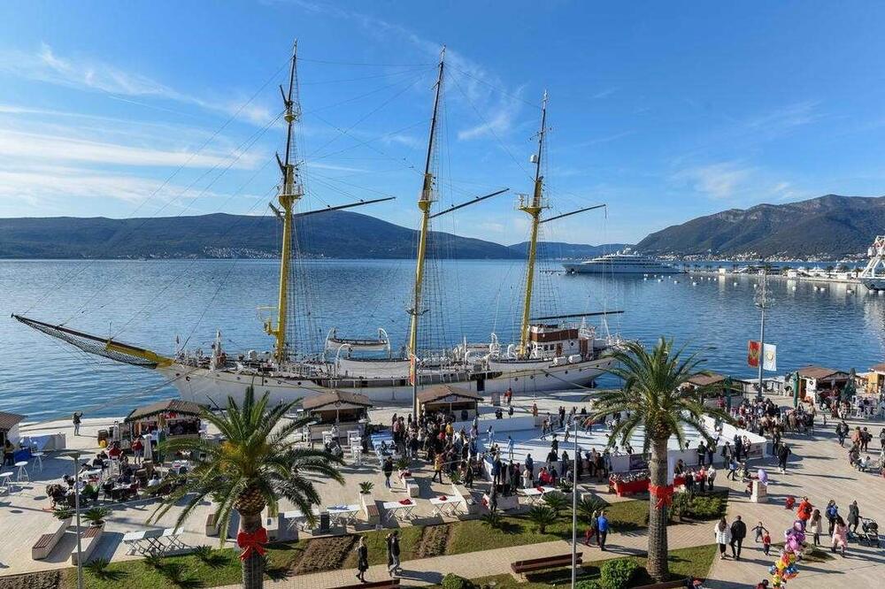 Jadran na vezu u Tivtu, Foto: Siniša Luković