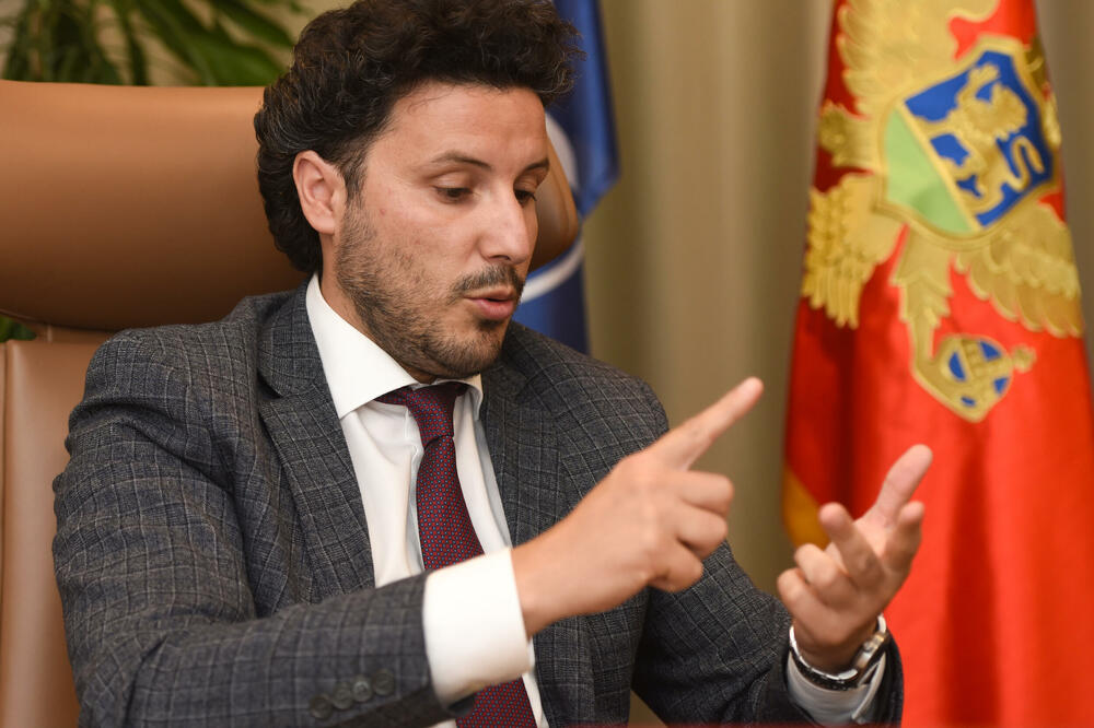 ”Ako nema drugog rješenja - izbori su čisto rješenje, mi moramo mandat vratiti građanima”: Abazović, Foto: SAVO PRELEVIC