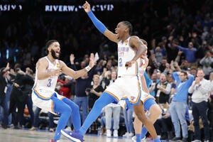 Klipersi pali trojkom uz sirenu, "ratnici" nemoćni bez Karija