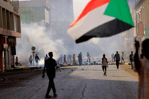 Masovni protesti u Sudanu: Jedan demonstrant ubijen iz vatrenog...
