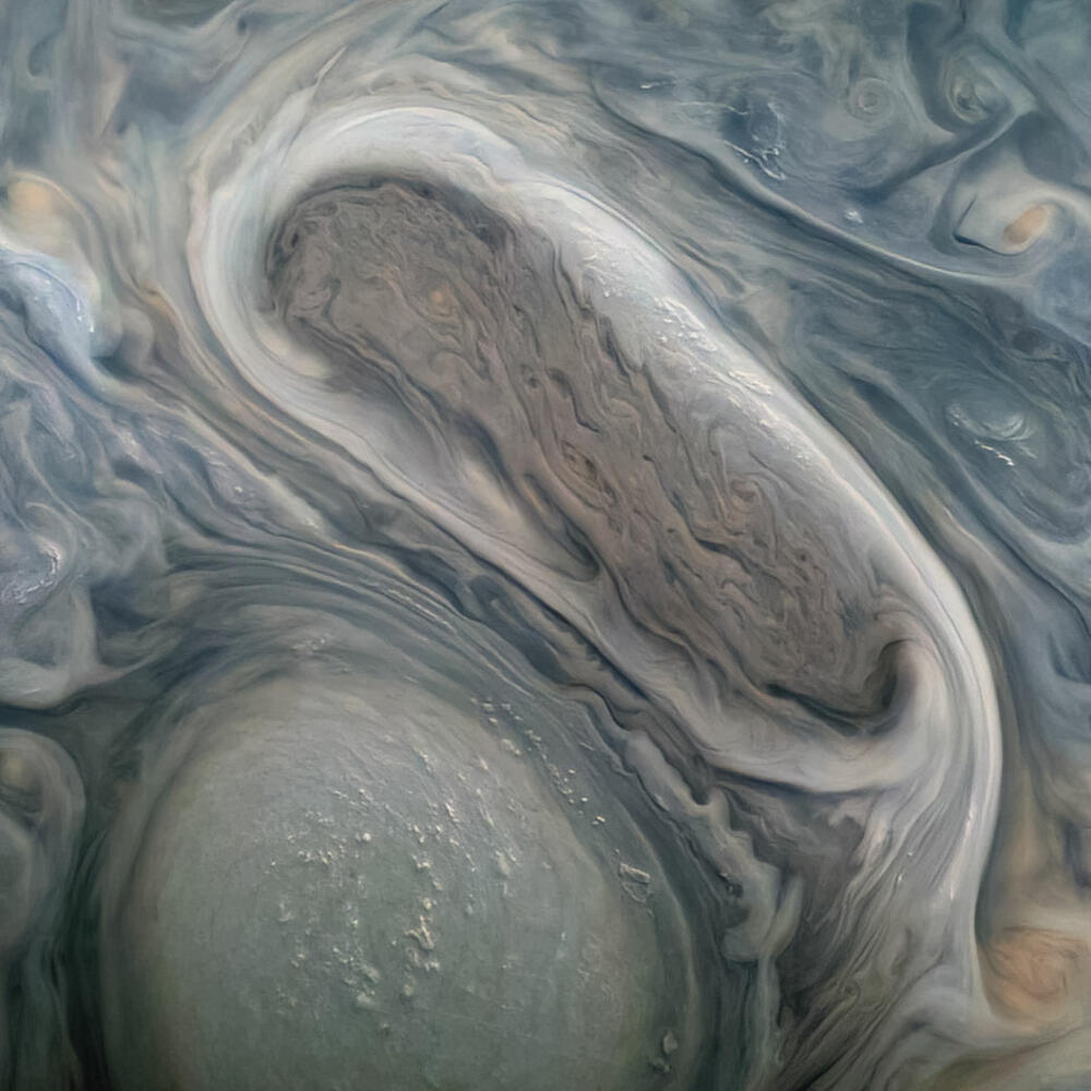 Na fotografiji koja je poslata sa 'Juna' vide se dvije rotirajuće oluje Na Jupiteru, snimljene 29. novembra