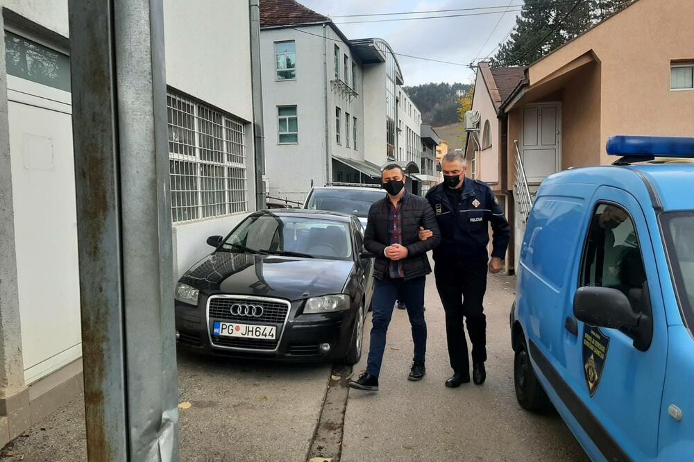 Barjaktarovića dovode na suđenje (arhiva) -, Foto: Jadranka Ćetković