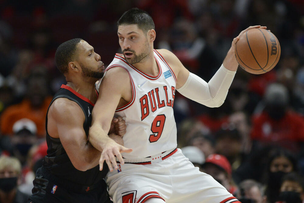 Vučević u duelu sa Hjustonom, Foto: Beta/AP