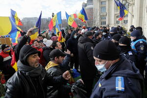 Rumunija: Protest u Bukureštu protiv kovid sertifikata,...