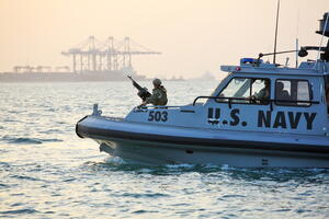 Američka ratna mornarica zaplijenila iransko oružje na putu za...