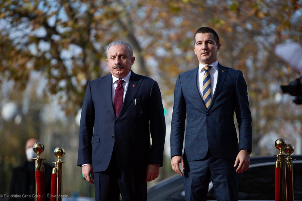 Bečić (desno) i Šentop (lijevo), Foto: Skupština Crne Gore