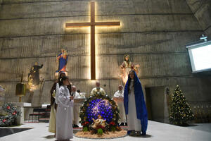 Badnje veče u katoličkoj crkvi u Podgorici (FOTO)
