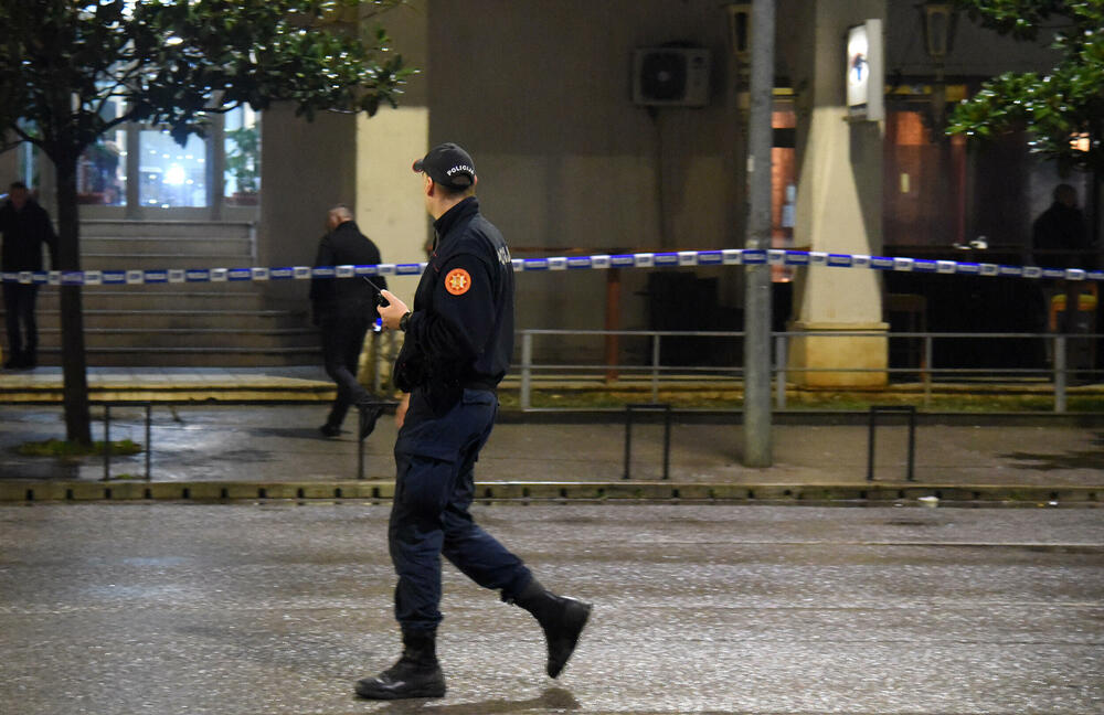 <p>Aleksić je u Lakušića ispalio nekoliko hitaca, dok je ovaj sjedio na terasi jednog lokala</p>