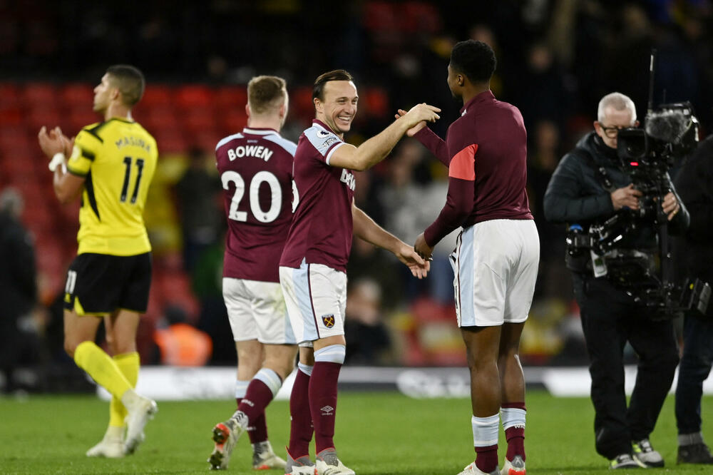 Slavlje igrača Vest Hema nakon pobjede na "Vikaridž roudu", Foto: Reuters