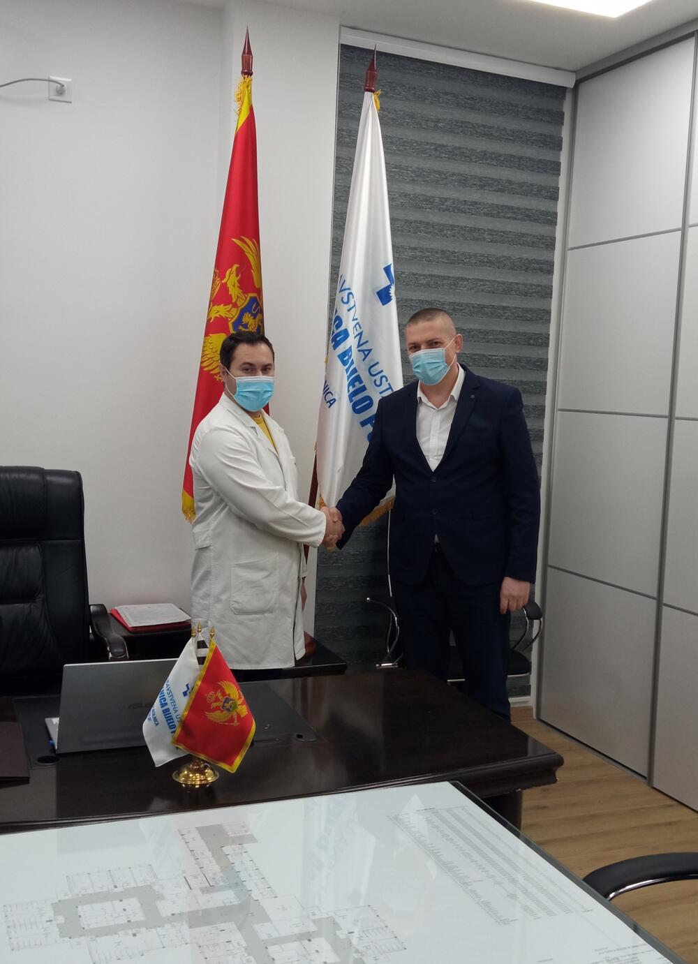 Dr Kenan Erović, direktor OB Bijelo Polje i Dalibor Fatić, direktor filijale CKB-a u Bijelom Polju