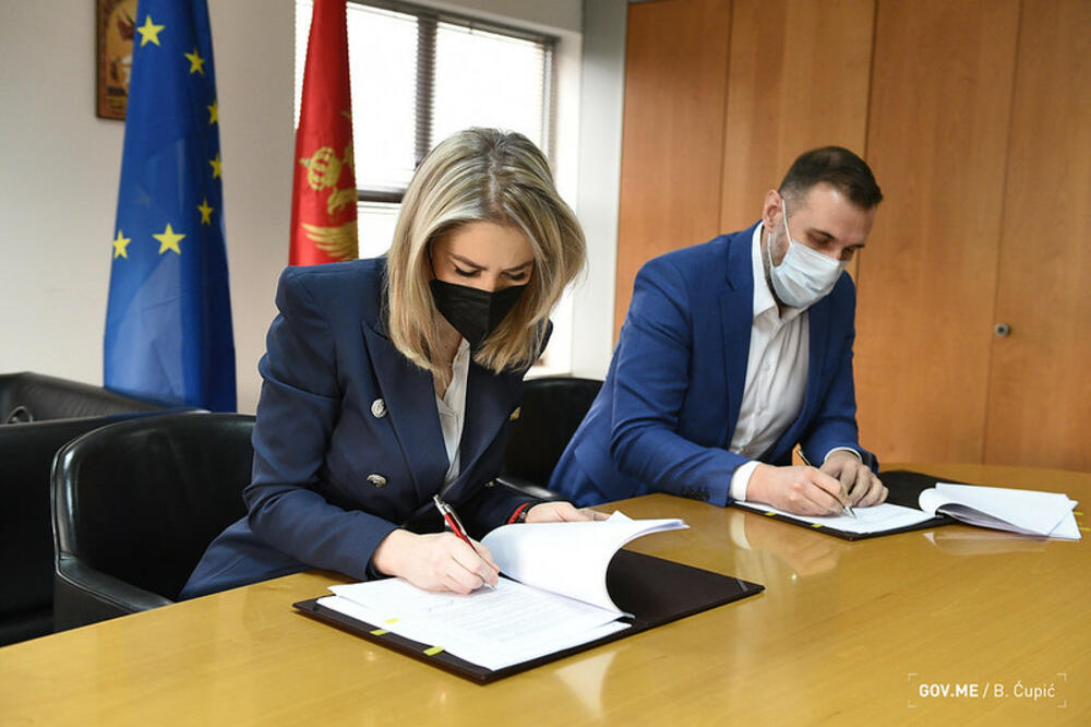 Sa potpisivanja ugovora, Foto: Ministarstvo prosvjete, nauke, kulture i sporta
