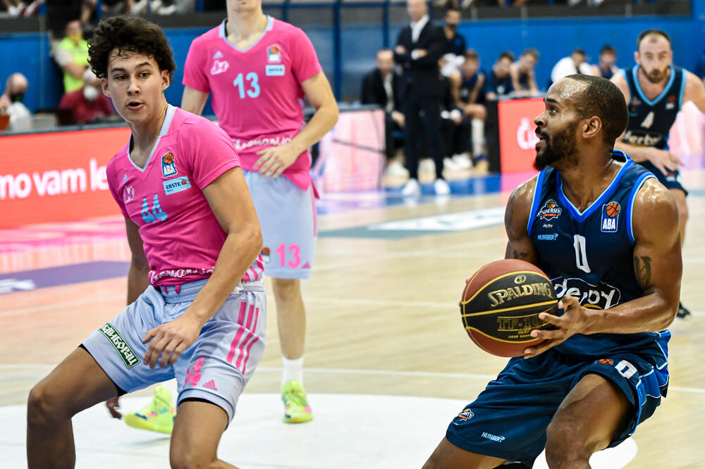 Sa utakmice Mege i SC Derbija u prvom dijelu sezone, Foto: Mega Basket / Dragana Stjepanović