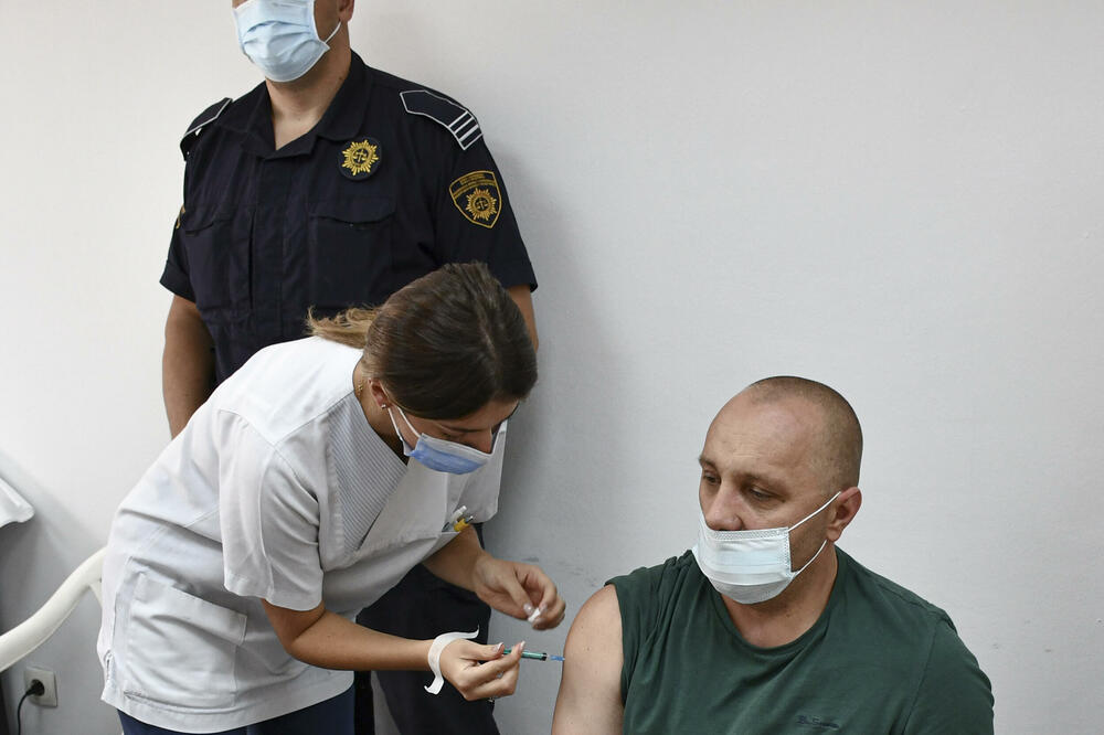 Preko 90 odsto zatvorenika u Zenici je vakcinisano, Foto: Beta/AP