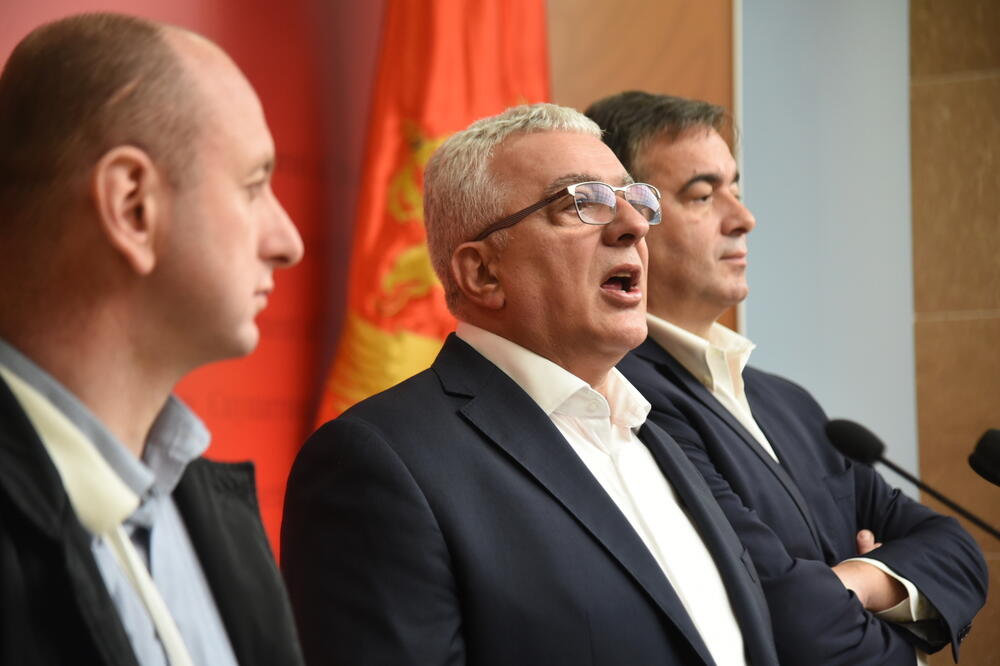 ”Memorandum - dobra osnova za formiranje nove vlade”: lideri DF-a, Foto: Savo Prelević