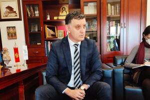 Komnenović: Zbog bojkota opozicije zaposlenima neće biti povećane...