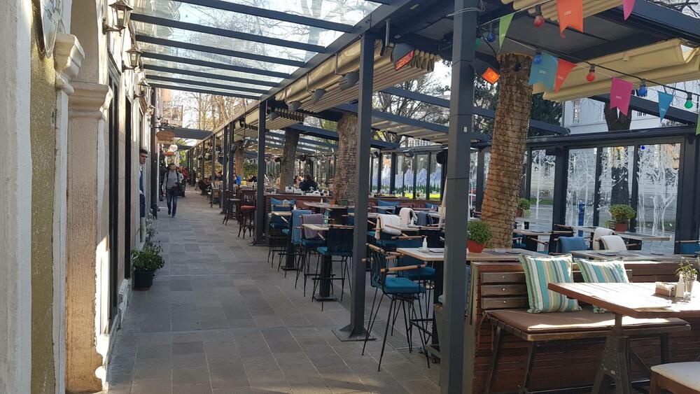 <p>Šef Meteo centra TV Vijesti Dušan Pavićević kazao je da se u <span style="background-color: rgb(255, 255, 255);">utorak u Crnoj Gori očekuje umjereno do znatno oblačno vrijeme sa uslovima za rjeđu pojavu, uglavnom slabe kiše, u južnim i centralnim predjelima</span></p>