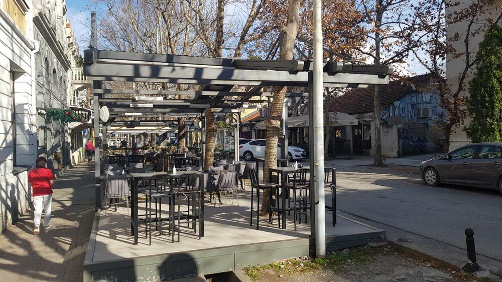 <p>Šef Meteo centra TV Vijesti Dušan Pavićević kazao je da se u <span style="background-color: rgb(255, 255, 255);">utorak u Crnoj Gori očekuje umjereno do znatno oblačno vrijeme sa uslovima za rjeđu pojavu, uglavnom slabe kiše, u južnim i centralnim predjelima</span></p>