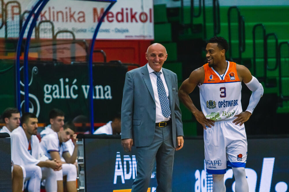 Pavićević na utakmici u Zagrebu, Foto: Cibona/Mihal Jacic