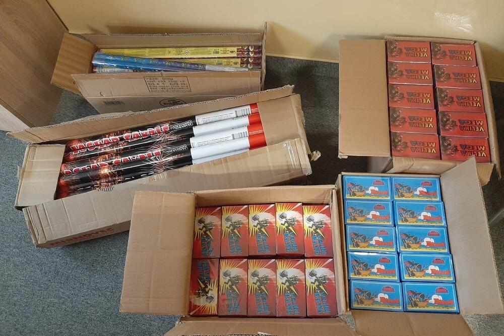 Oduzete petarde, Foto: Uprava policije