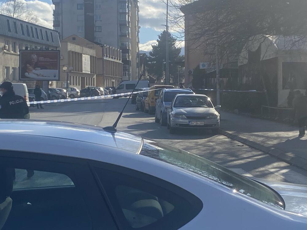 <p>U pucnjavi teško ranjen Ivo Rabrenovć koji je operisan u beranskoj bolinici i trenutno se nalazi van životne opasnosti</p>