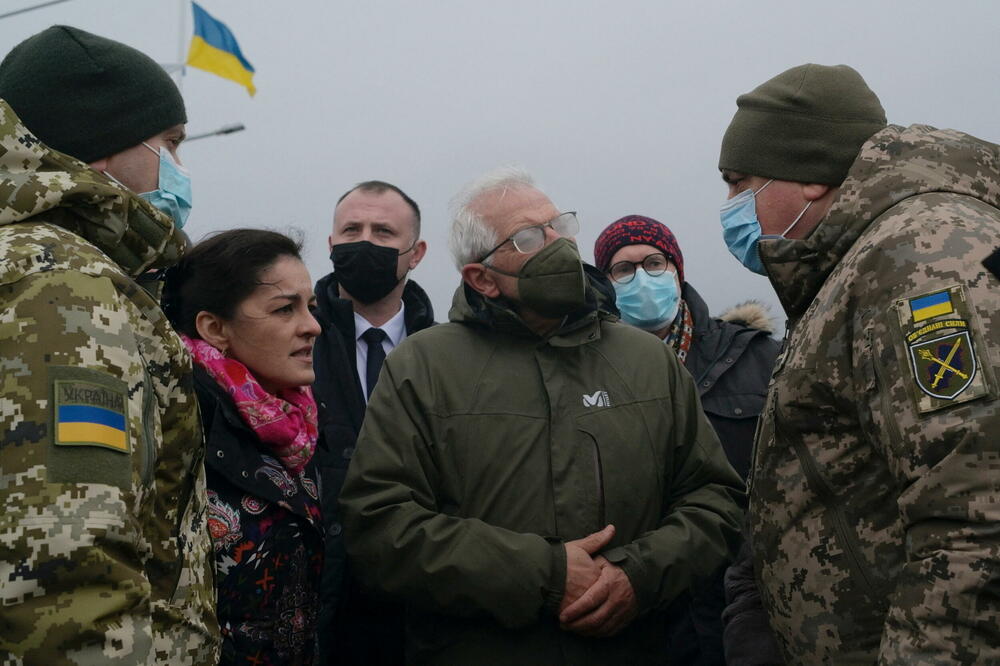 Borel se sastao sa vojnicimai civilima, Foto: MAKSIM LEVIN