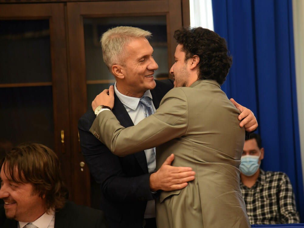 'Razgovarali smo o mnogim pitanjima': Vukšić i Abazović na sjednici Odbora za bezbjednost 