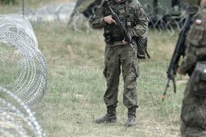 Poljski vojnici na granici sa Bjelorusijom još najmanje pola godine
