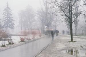 Meteo centar TV Vijesti: Oblačno i kišovito, na sjeveru susnježica...