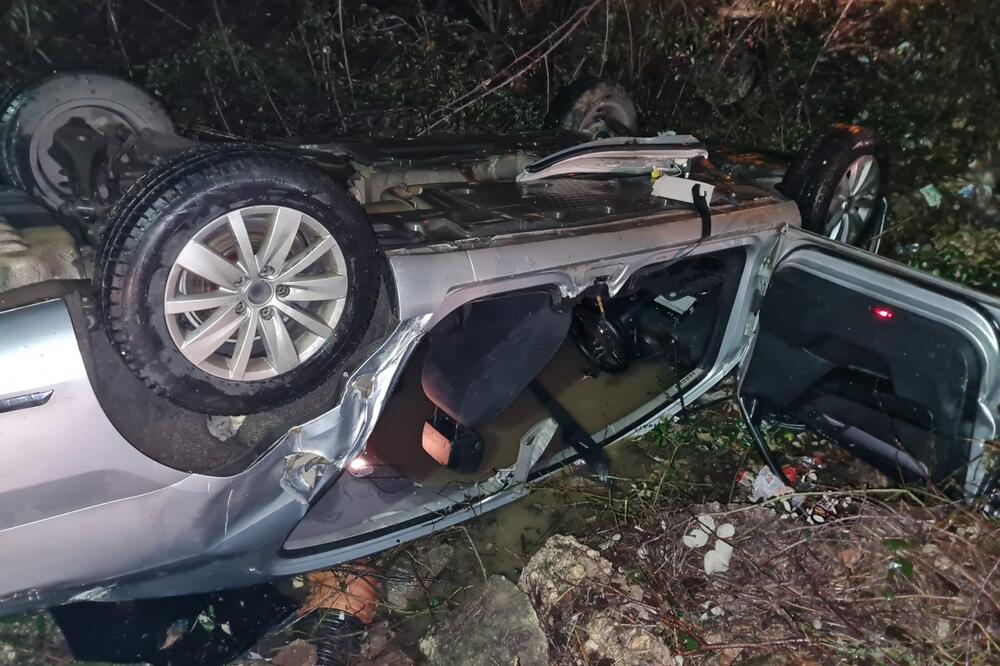 Spasavali vozača u Dragovoj Luci, Foto: Služba zaštite i spasavanja