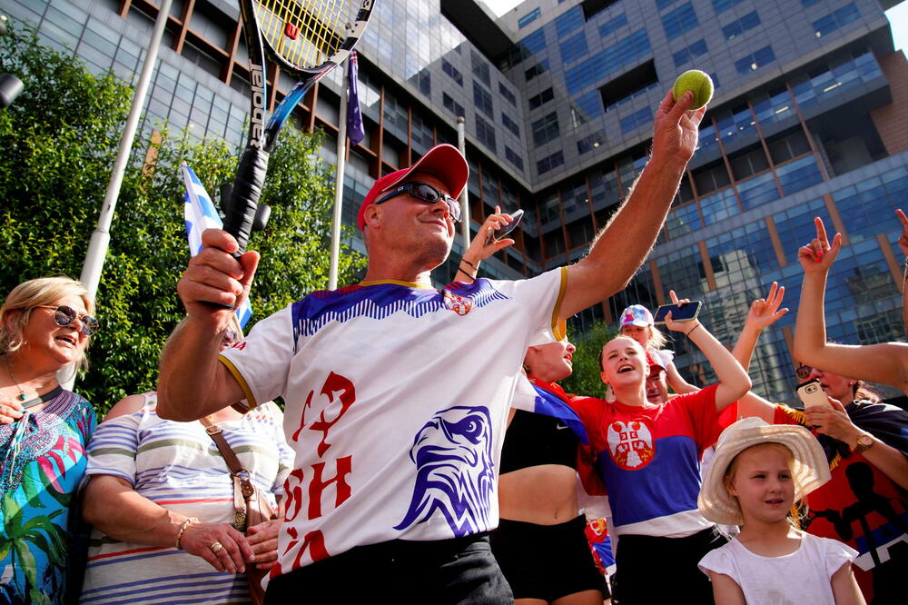 Slavlje pristalica Novaka Đokovića u Melburnu, Foto: Reuters