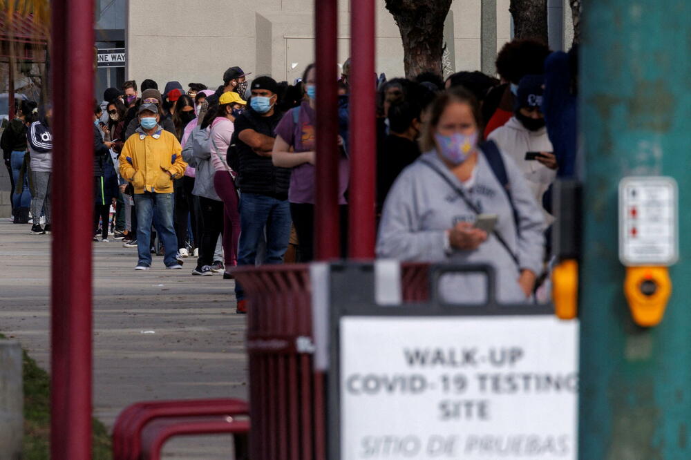 Ispred centra za testiranje u San Dijegu, Foto: Reuters
