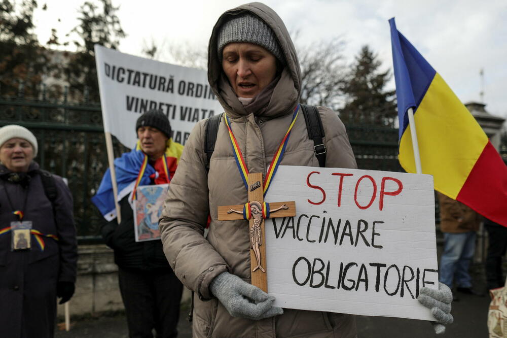 Sa protesta protiv kovid propusnica u Rumuniji, Foto: Reuters