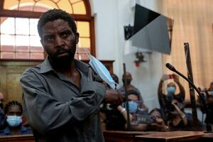 Južna Afrika: Osumnjičeni za paljenje parlamenta optužen i za...