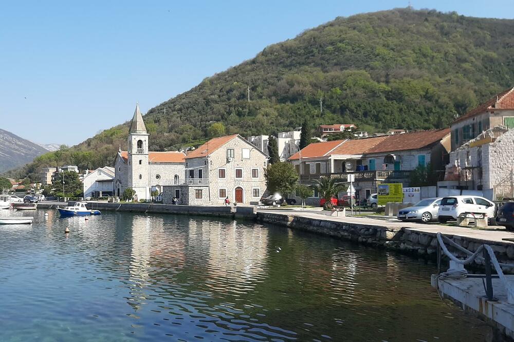 Jedno od problematičnijih naselja gdje MZ ne funkcioniše - Donja Lastva, Foto: Siniša Luković