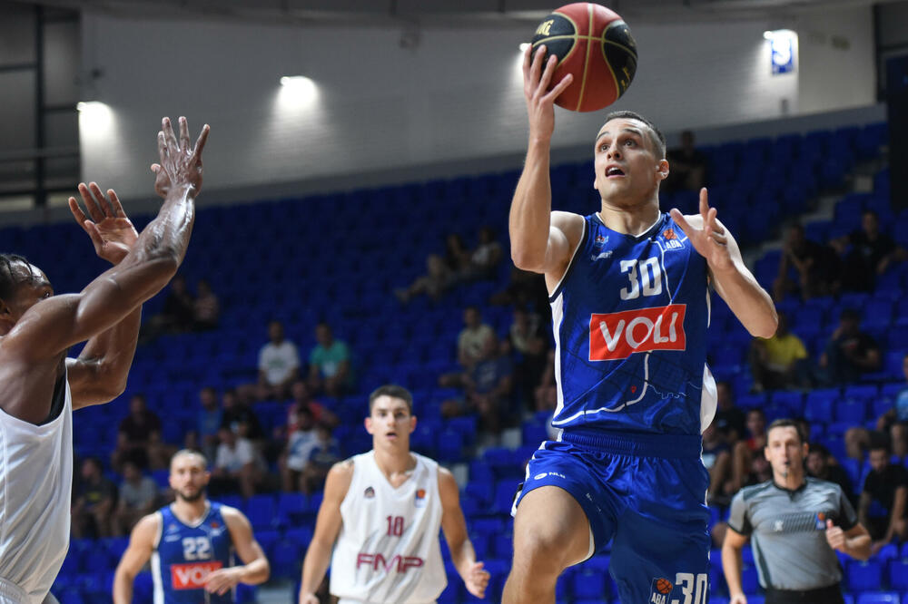 Prvi put na terenu nakon 20. novembra: Petar Popović, Foto: Savo Prelević