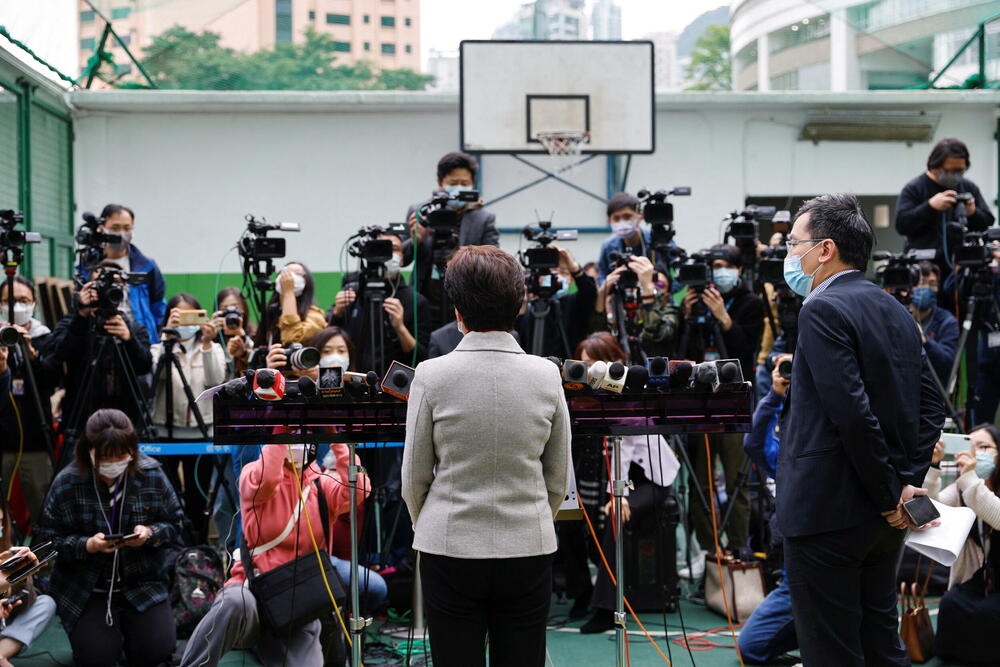 Izvršna šefica vlasti u Hong Kongu Keri Lam daje izjavu za medije u decembru prošle godine - Foto: Rojters