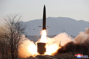 Sjeverna Koreja ispalila dvije rakete sa voza