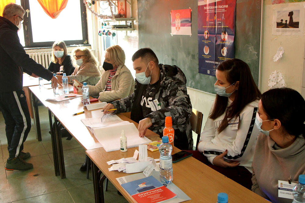 Sa glasanja u Nišu, Foto: Betaphoto