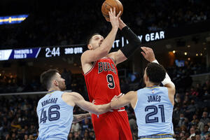 Vučević se ispromašivao, Čikago u seriji poraza