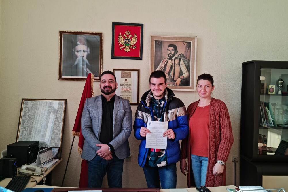 Strunjaš sa dijelom porodice Antonijević, Foto: Goran Malidžan