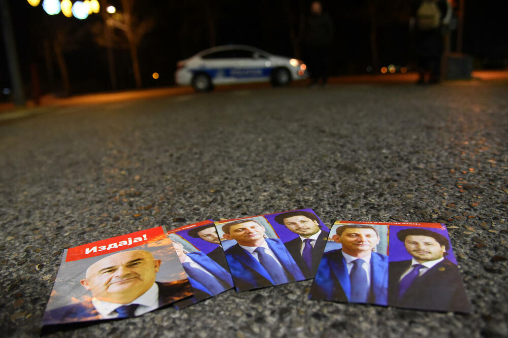 Nakon protesta sinoć ispred zgrade Vlade u Podgorici, Foto: Boris Pejović