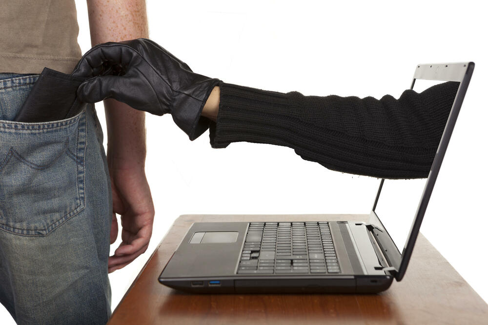 Prevaranti na društvenim mrežama koriste ljudske slabosti, Foto: Shutterstock