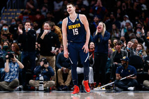 Treći uzastopni tripl-dabl Jokića, Dončić briljirao (VIDEO)