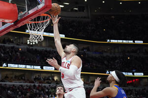 Bulsi izgubili od šampiona, Vučevićev dabl-dabl