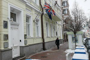 London najavio povlačenje dijela osoblja iz ambasade u Ukrajini,...
