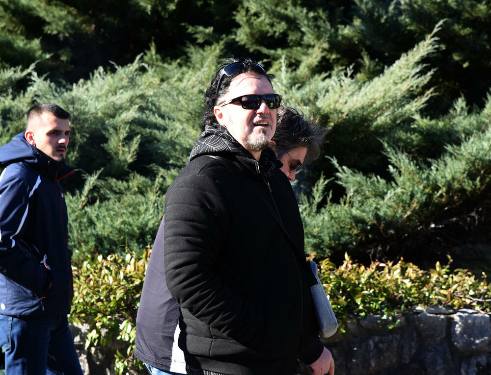 <p>Za razliku od prošle godine, ovoga puta nije bilo pjesme, a nije poštovana ni propisana distanca</p>