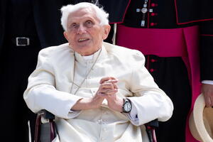 Papa Benedikt XVI priznao da je dao lažnu izjavu o seksualnom...