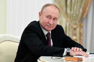 Janger: Ne vidim scenario u kojem se Putin povlači, radije igra...