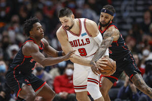 Vučević riješio meč, bio nadomak tripl-dabla, pobjeda Čikaga...