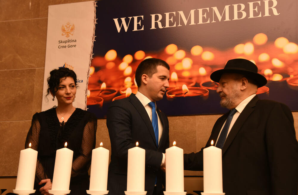 <p>U najvišem predstavničkom domu obilježen 27. januar – Međunarodni dan žrtava Holokausta</p>